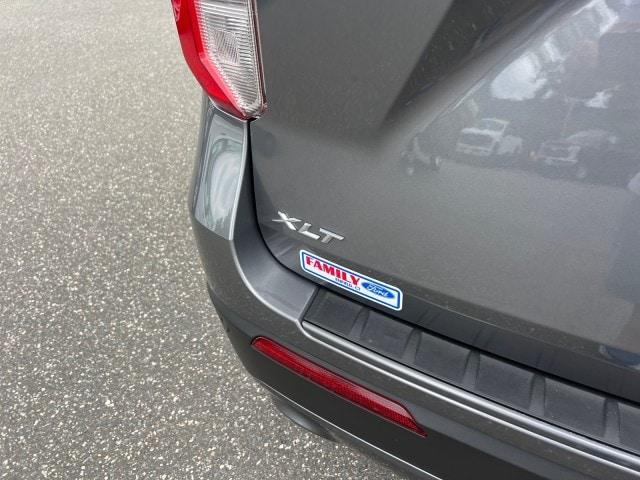 Photo of 2022 Carbonized Gray Metallic Ford Explorer
