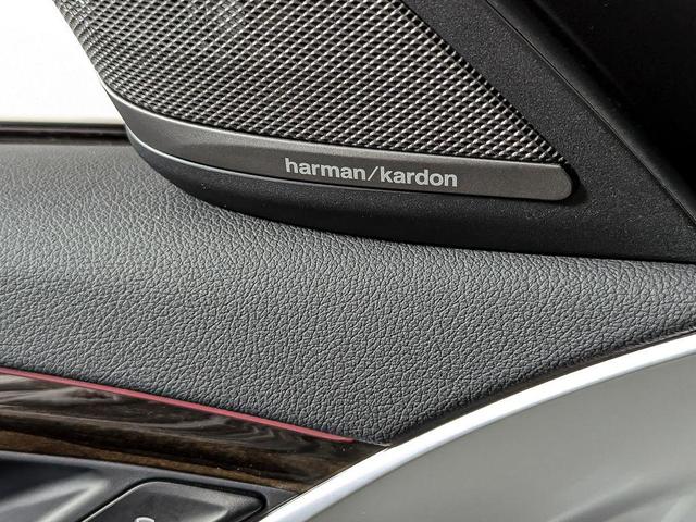 Photo of 2022 Carbon Black Metallic BMW 540