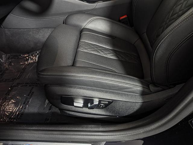 Photo of 2022 Carbon Black Metallic BMW 540