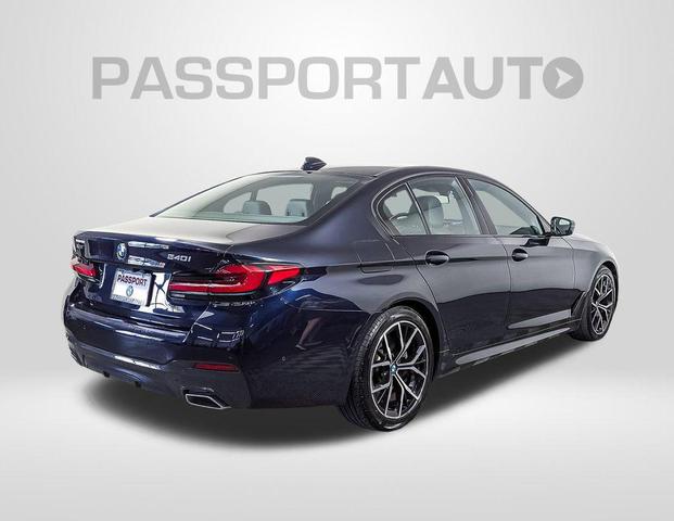 Photo of 2022 Carbon Black Metallic BMW 540