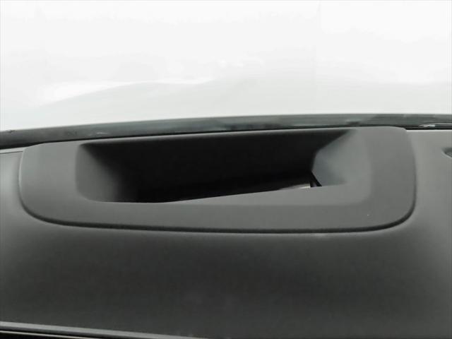 Photo of 2026 Mineral White Metallic BMW X7