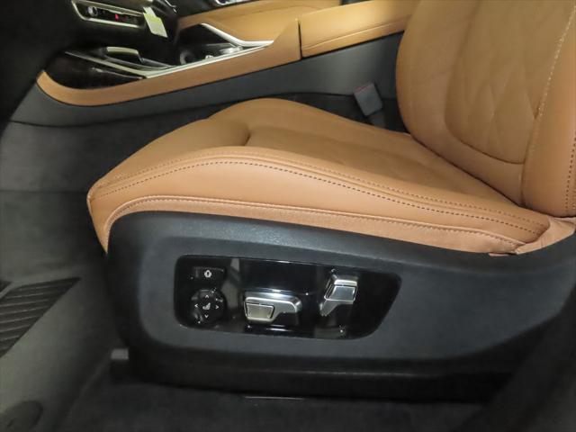 Photo of 2026 Black Sapphire Metallic BMW X7