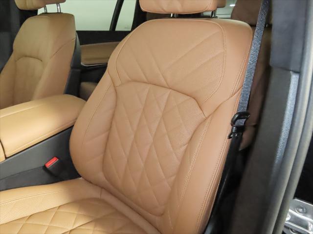 Photo of 2026 Black Sapphire Metallic BMW X7