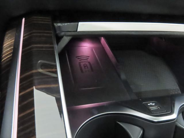 Photo of 2026 Black Sapphire Metallic BMW X7