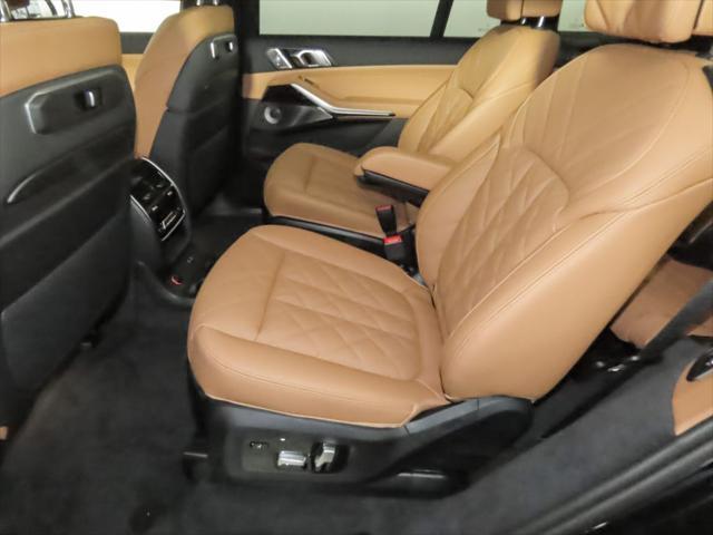 Photo of 2026 Black Sapphire Metallic BMW X7