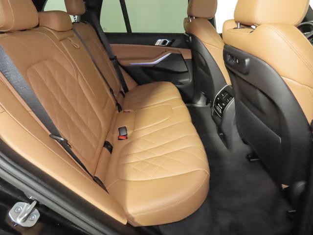 Photo of 2023 Black Sapphire Metallic BMW X5
