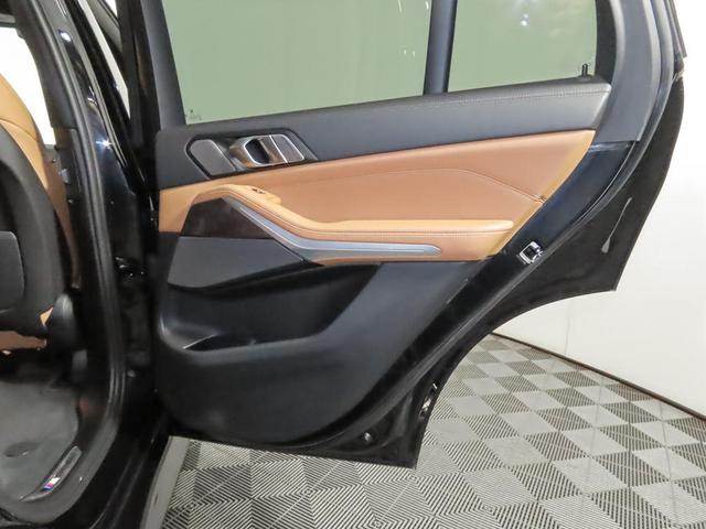 Photo of 2023 Black Sapphire Metallic BMW X5