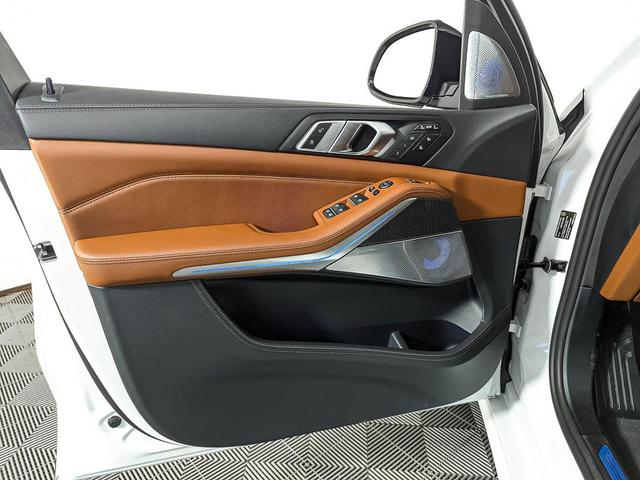 Photo of 2026 Mineral White Metallic BMW ALPINA XB7