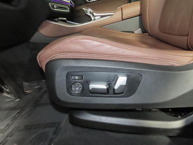 Photo of 2023 Alpine White BMW X5
