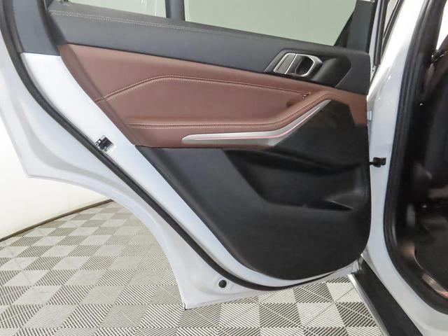Photo of 2023 Alpine White BMW X5