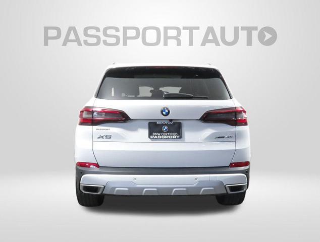 Photo of 2023 Alpine White BMW X5