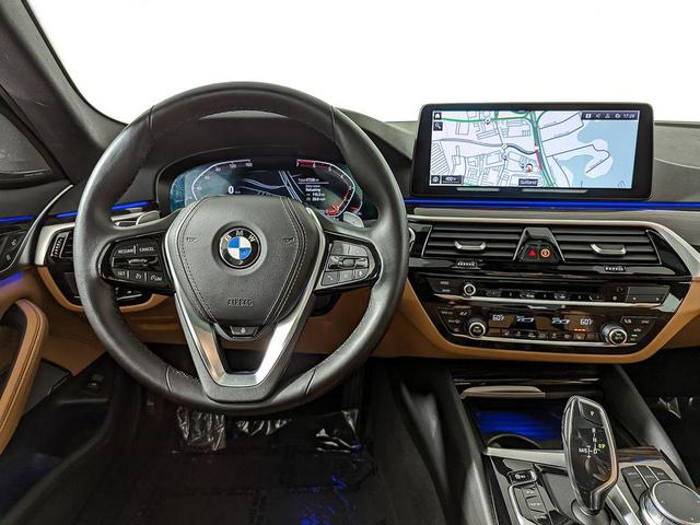Photo of 2022 Alpine White BMW 530