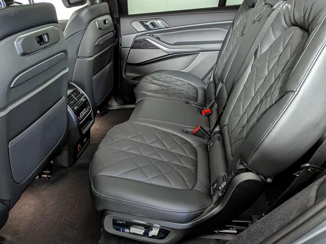 Photo of 2026 Skyscraper Grey Metallic BMW X7