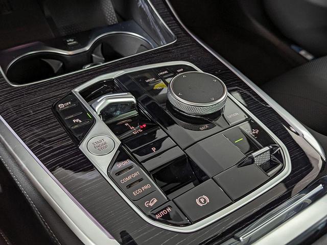 Photo of 2026 Skyscraper Grey Metallic BMW X7