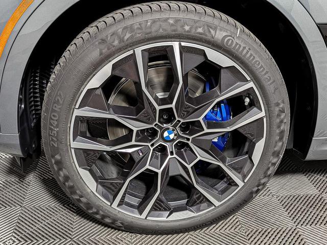 Photo of 2026 Skyscraper Grey Metallic BMW X7