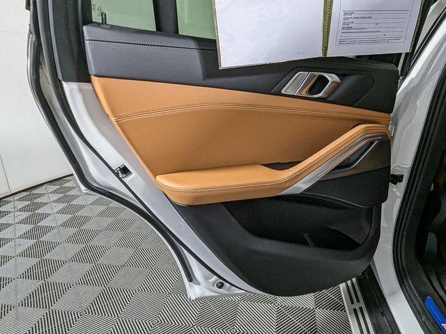 Photo of 2022 Alpine White BMW X6