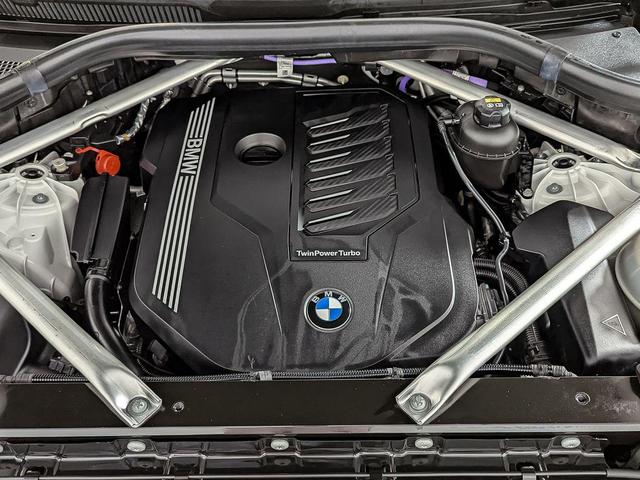Photo of 2022 Alpine White BMW X6