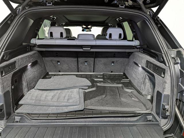 Photo of 2024 Black Sapphire Metallic BMW X5