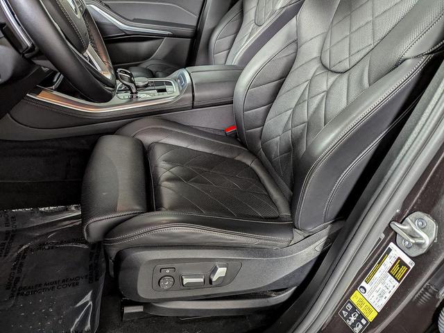 Photo of 2023 Dark Graphite Metallic BMW X5