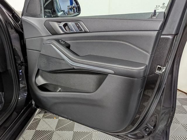 Photo of 2023 Dark Graphite Metallic BMW X5