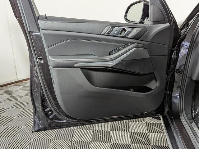 Photo of 2023 Dark Graphite Metallic BMW X5