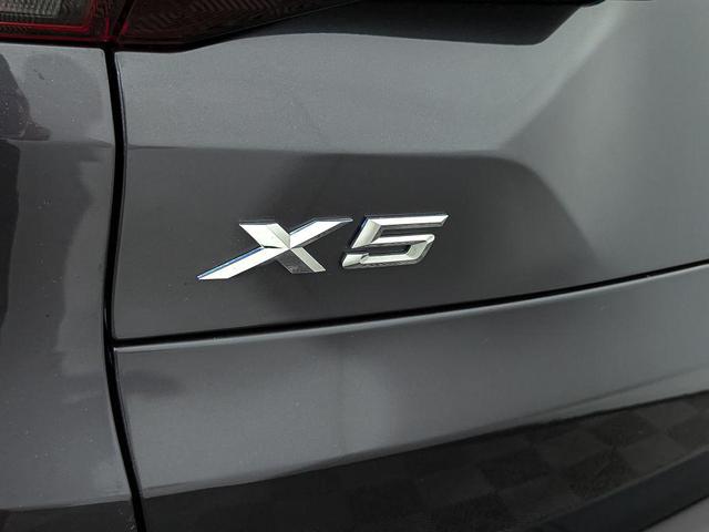 Photo of 2023 Dark Graphite Metallic BMW X5