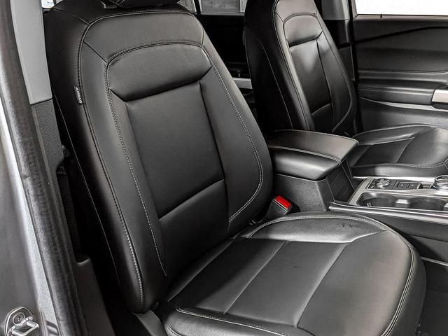Photo of 2022 ICONIC SILVER METALLIC Ford Explorer