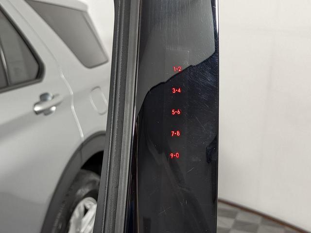 Photo of 2022 ICONIC SILVER METALLIC Ford Explorer