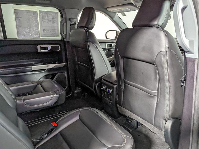 Photo of 2022 ICONIC SILVER METALLIC Ford Explorer