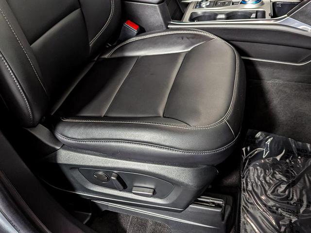 Photo of 2022 ICONIC SILVER METALLIC Ford Explorer