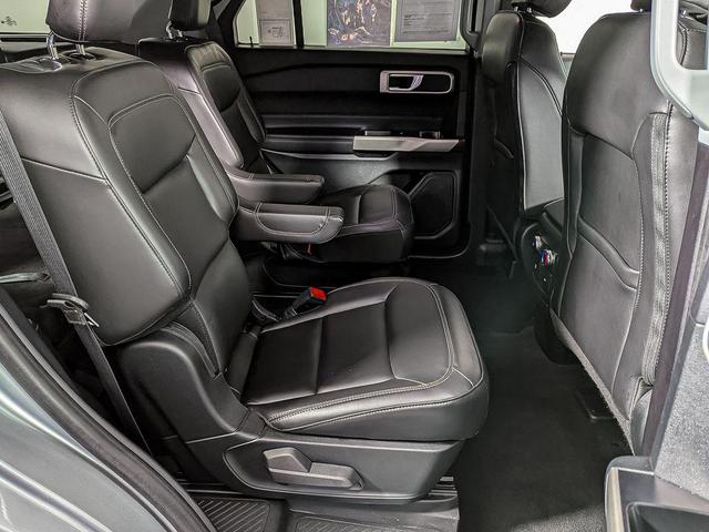 Photo of 2022 ICONIC SILVER METALLIC Ford Explorer
