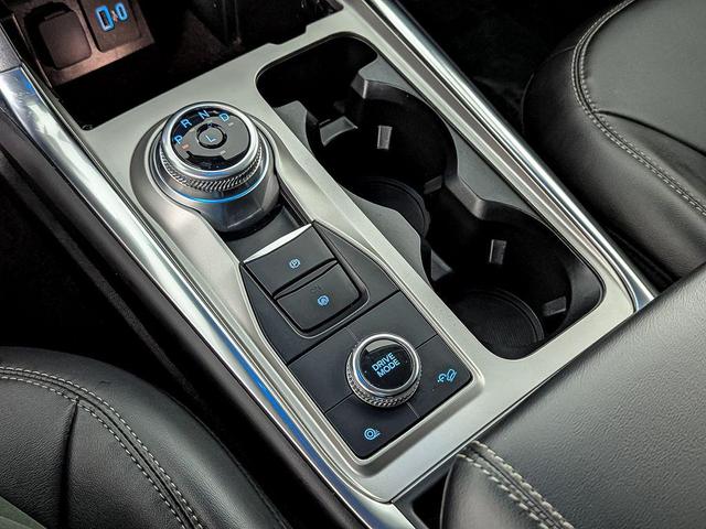 Photo of 2022 ICONIC SILVER METALLIC Ford Explorer