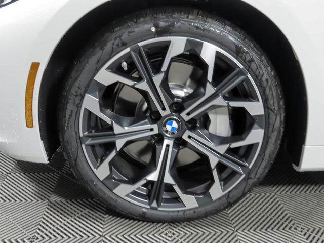 Photo of 2026 Alpine White BMW 430