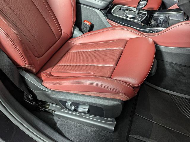 Photo of 2023 Black Sapphire Metallic BMW X4