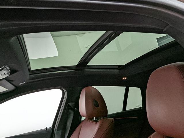 Photo of 2023 Black Sapphire Metallic BMW X4