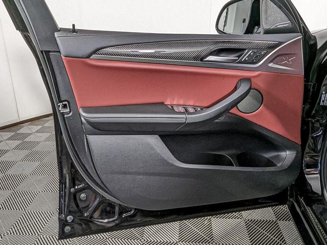 Photo of 2023 Black Sapphire Metallic BMW X4