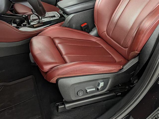 Photo of 2023 Black Sapphire Metallic BMW X4