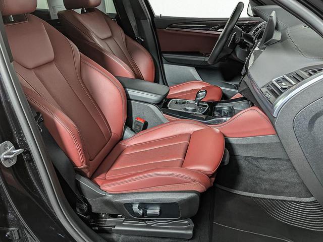 Photo of 2023 Black Sapphire Metallic BMW X4