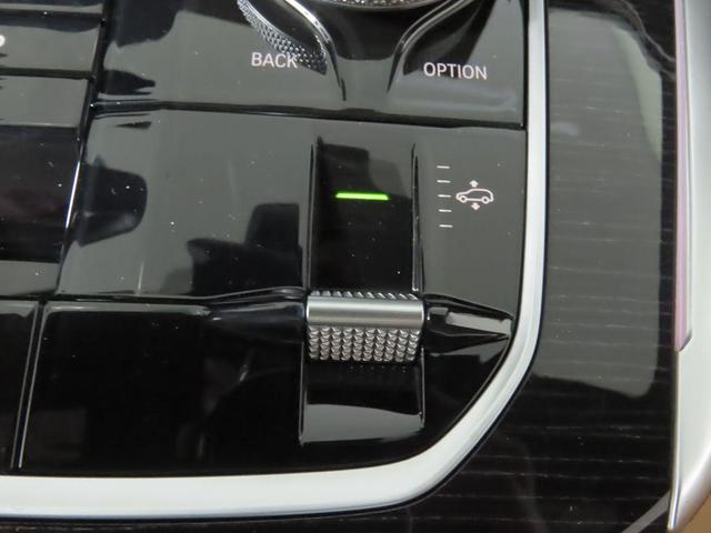 Photo of 2026 Mineral White Metallic BMW X7