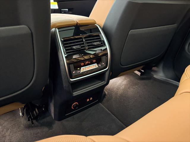 Photo of 2026 Carbon Black Metallic BMW X7