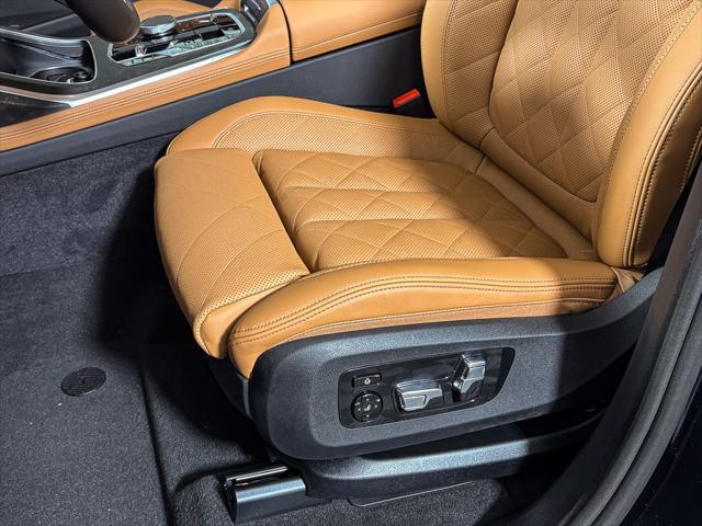 Photo of 2026 Carbon Black Metallic BMW X7
