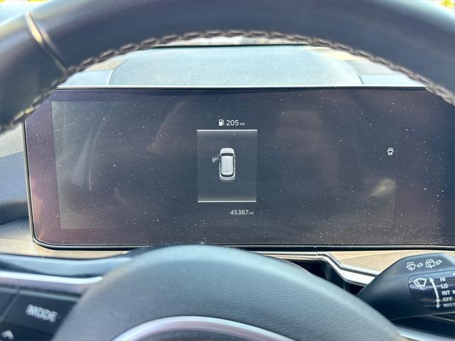 Photo of 2024 Glacial White Pearl Kia Sorento
