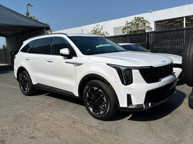 Photo of 2024 Glacial White Pearl Kia Sorento