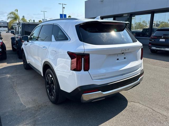 Photo of 2024 Glacial White Pearl Kia Sorento