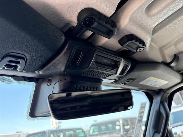 Photo of 2025 Granite Crystal Metallic Clearcoat Jeep Gladiator