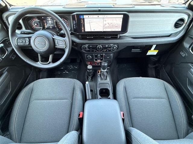 Photo of 2025 Granite Crystal Metallic Clearcoat Jeep Gladiator
