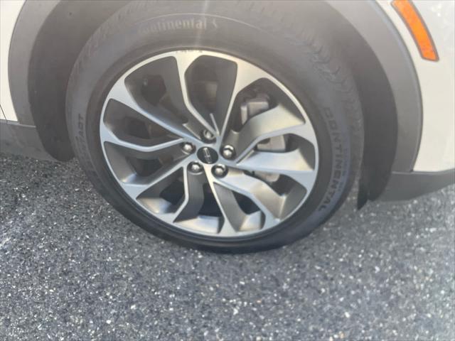 Photo of 2021 Ceramic Pearl Lincoln Nautilus