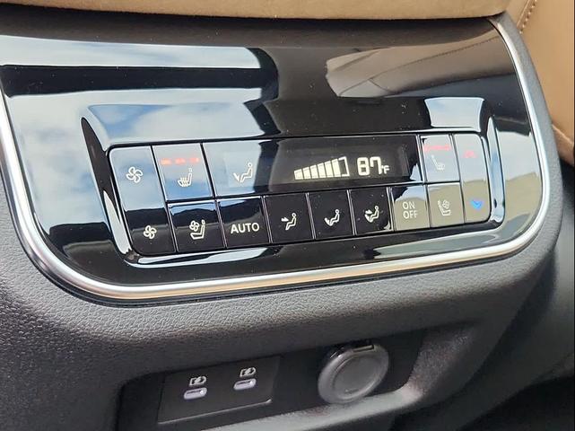 Photo of 2025 Anthracite Gray INFINITI QX80