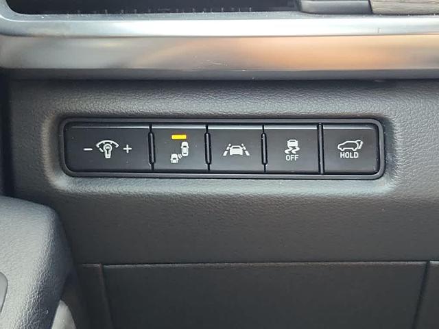 Photo of 2022 Glacial White Pearl Kia Telluride