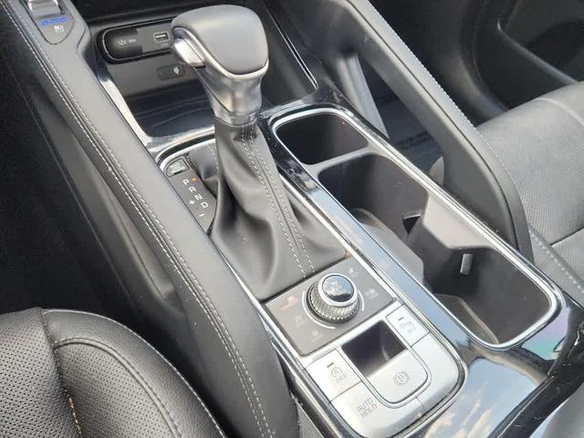 Photo of 2022 Glacial White Pearl Kia Telluride